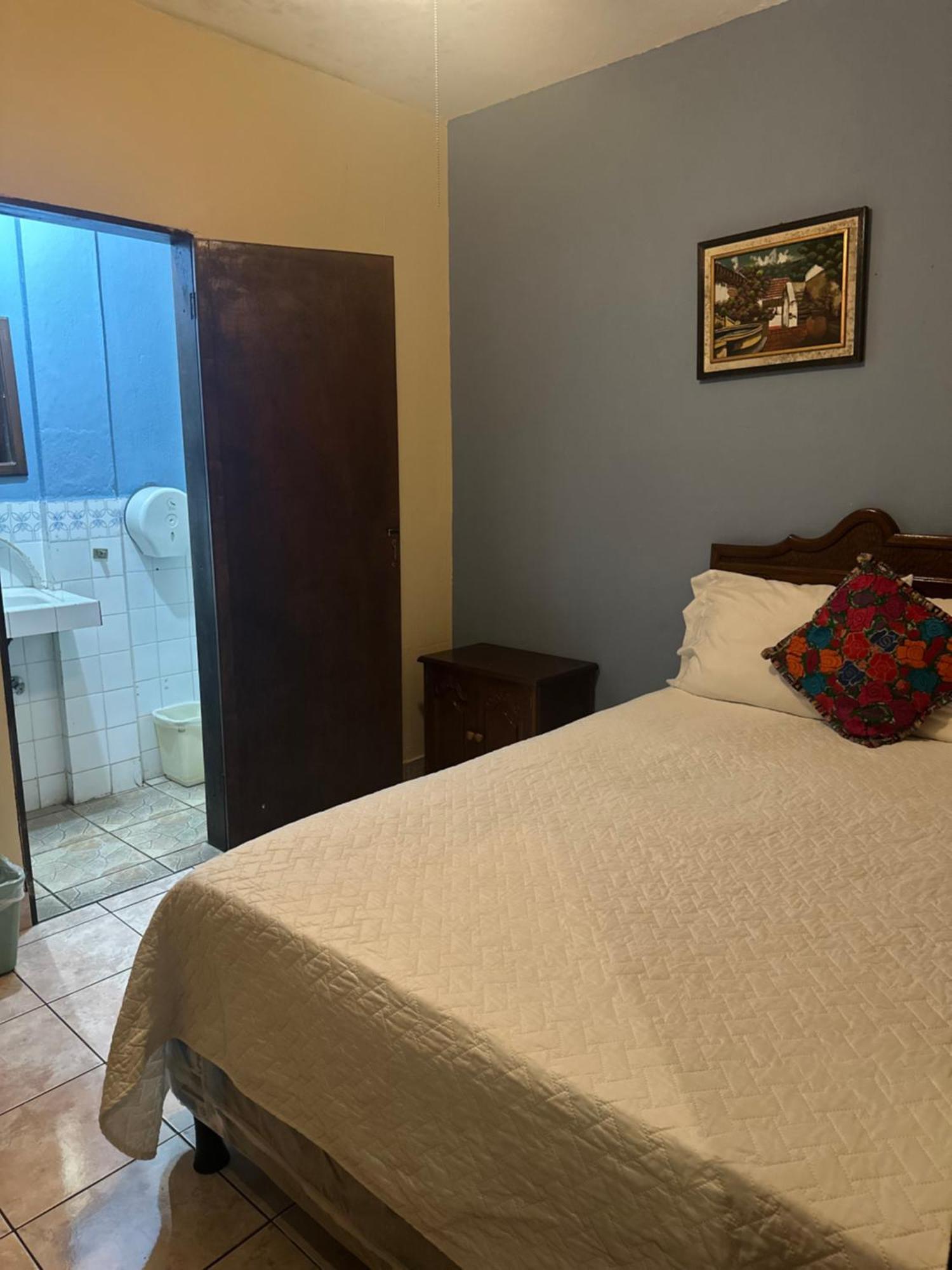 Don Valentino Hotel Antigua Room photo