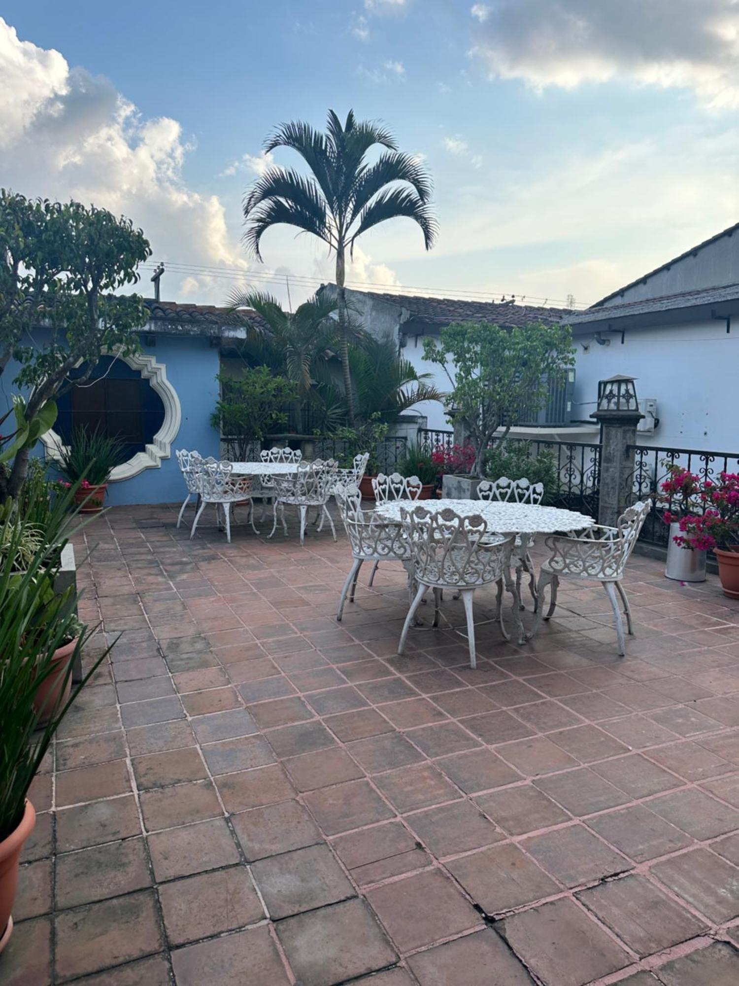 Don Valentino Hotel Antigua Exterior photo