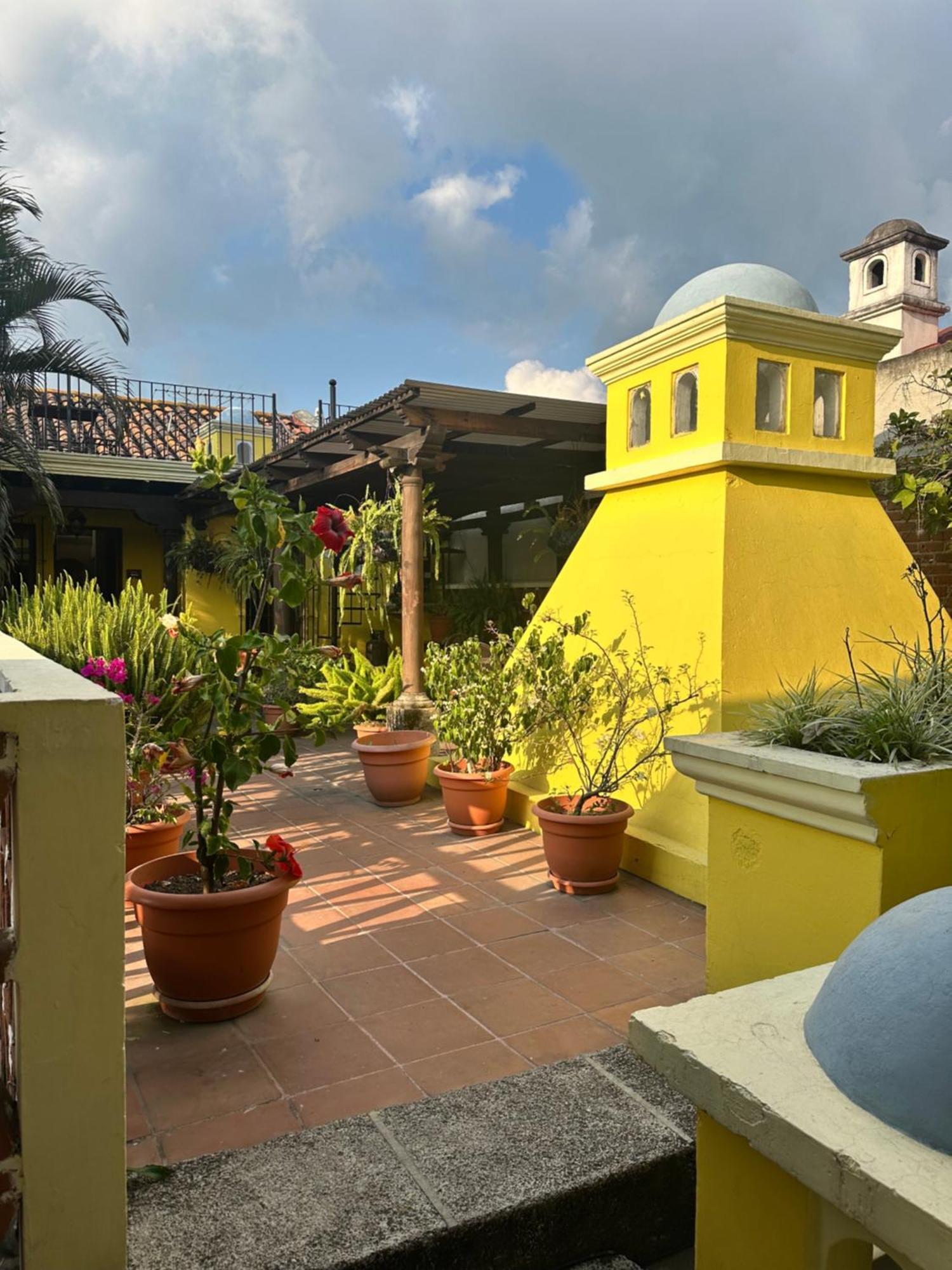 Don Valentino Hotel Antigua Exterior photo