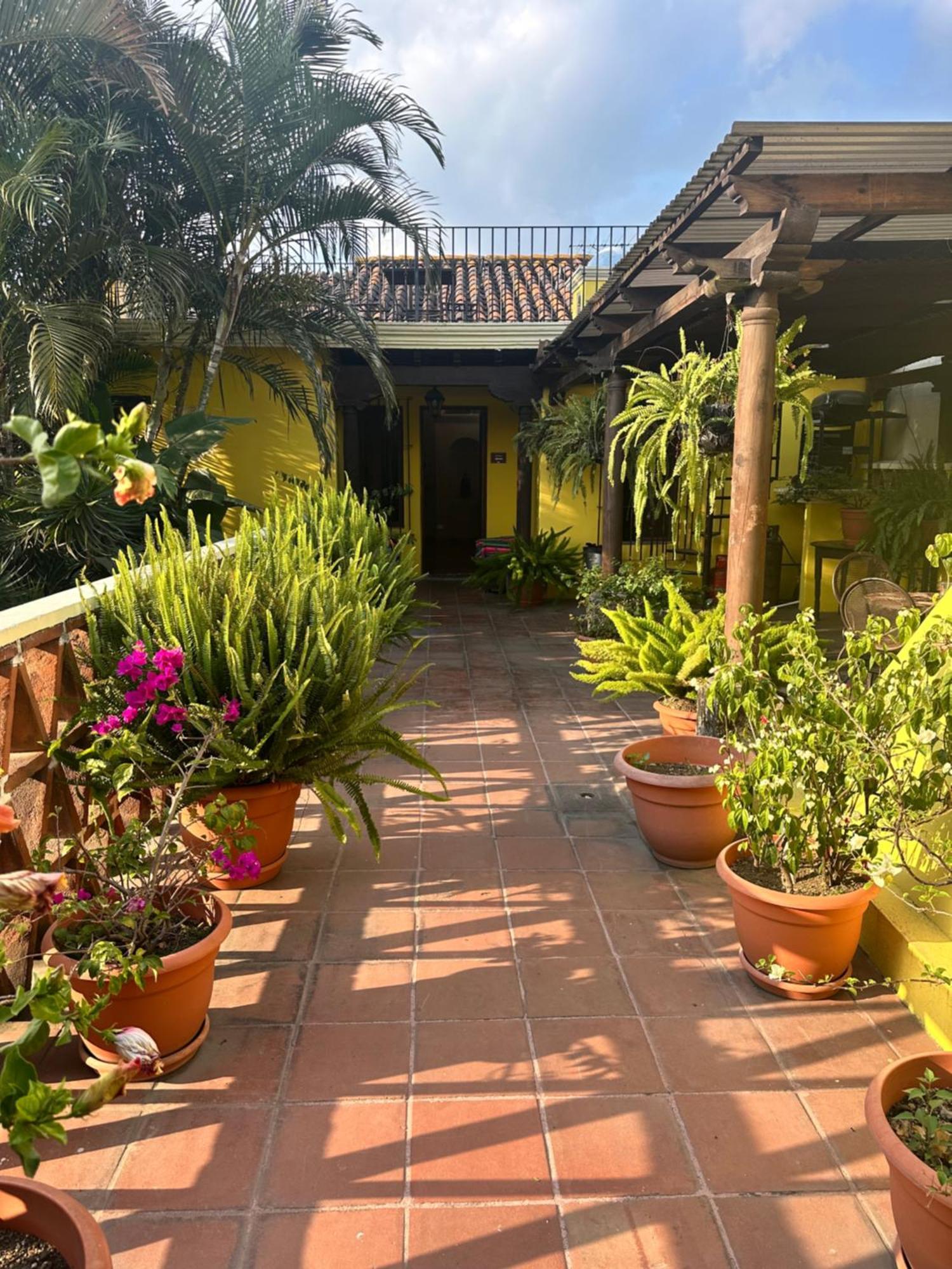 Don Valentino Hotel Antigua Exterior photo