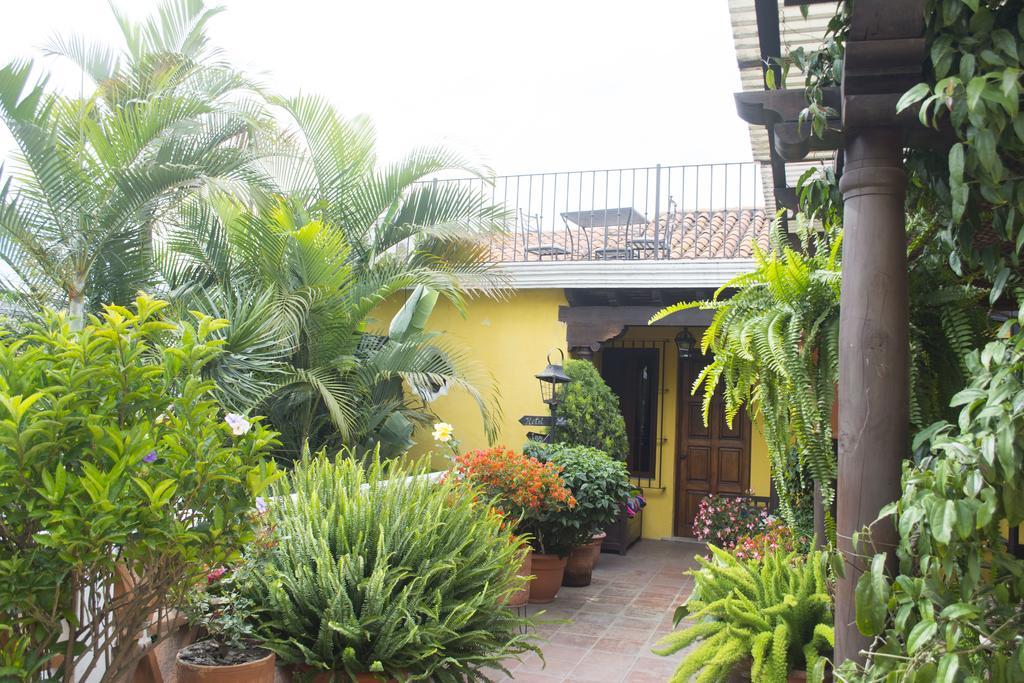 Don Valentino Hotel Antigua Exterior photo